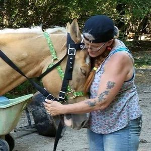 Meet your Posher, Pamela